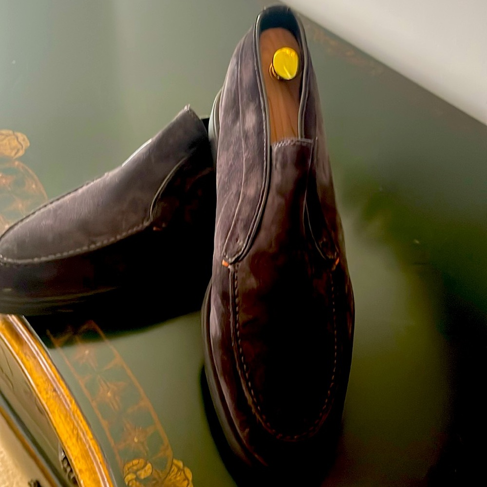 Santoni chukka boots brown suede.